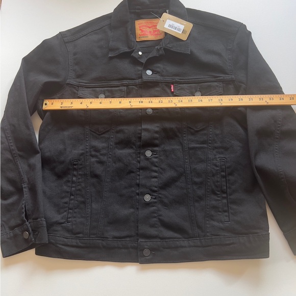 NWT Levis Men's Trucker Jacket Denim Cotton Button Front Denim Size Large 🔥🔥 (E2 - Picture 3 of 6